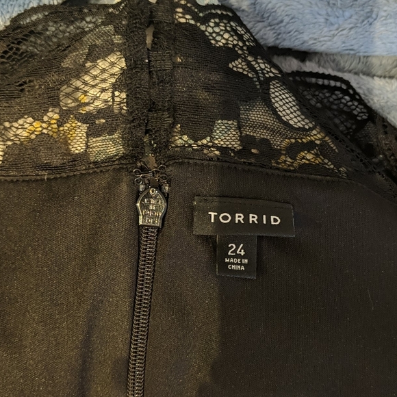 Torrid Black Lace Off Shoulder Skater Dress - Picture 6 of 7